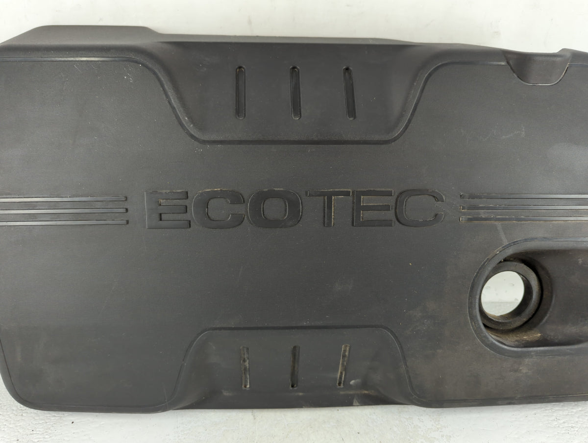 2010 Chevrolet Equinox Engine Cover 735639 - Oemusedautoparts1.com