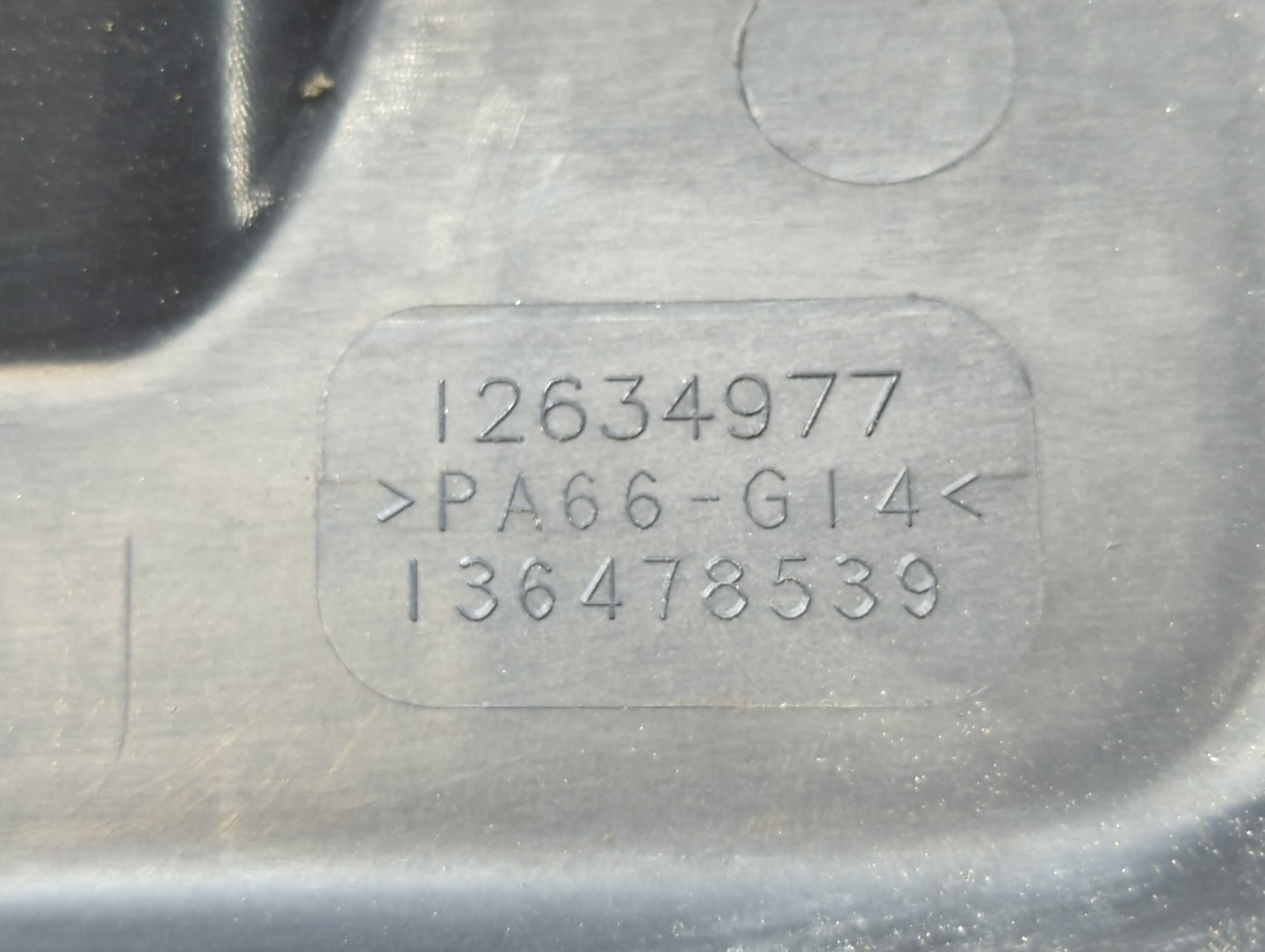 2010 Chevrolet Equinox Engine Cover - Oemusedautoparts1.com