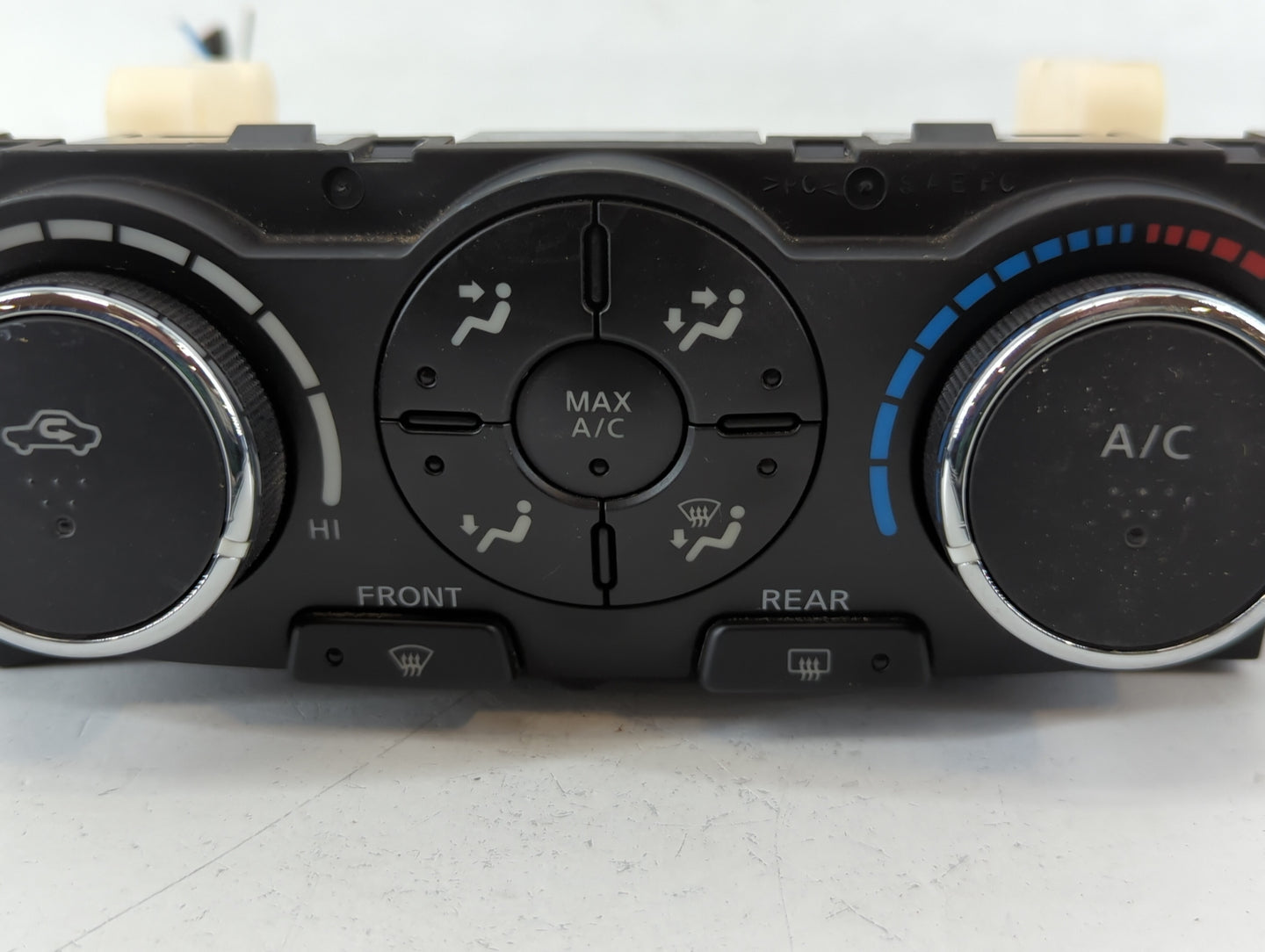 2010-2011 Chevrolet Equinox Radio Control Panel - Oemusedautoparts1.com