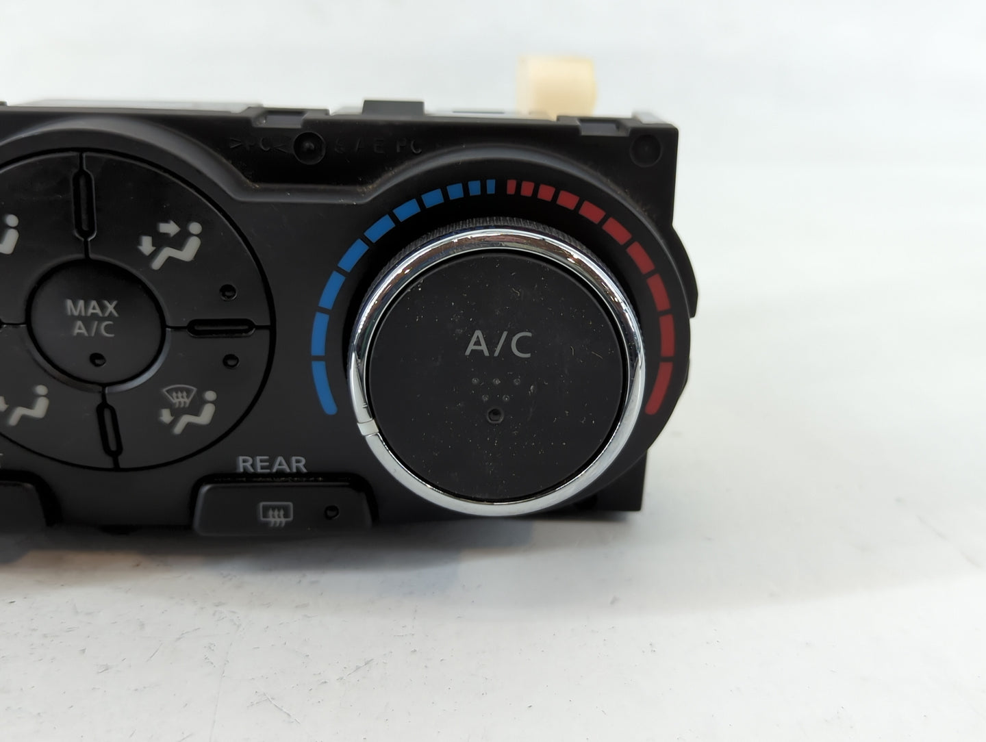 2010-2011 Chevrolet Equinox Radio Control Panel - Oemusedautoparts1.com