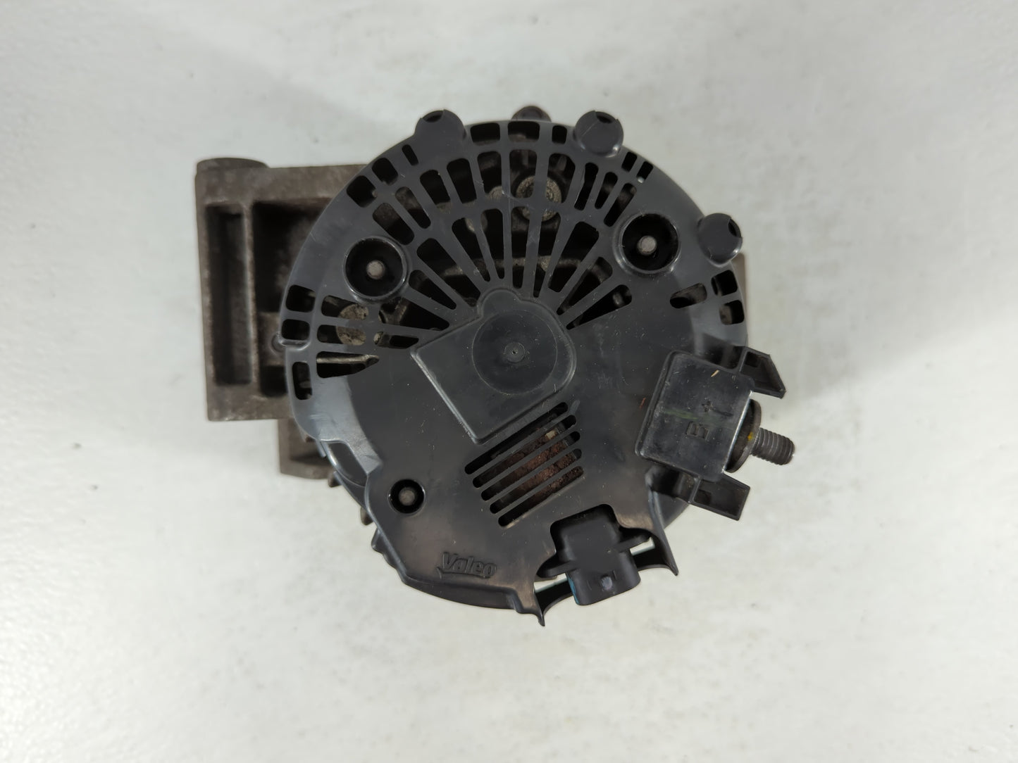 2010-2017 Chevrolet Equinox Alternator Replacement Generator Charging Assembly Engine OEM P/N:13500315 Fits OEM Used Auto Pa