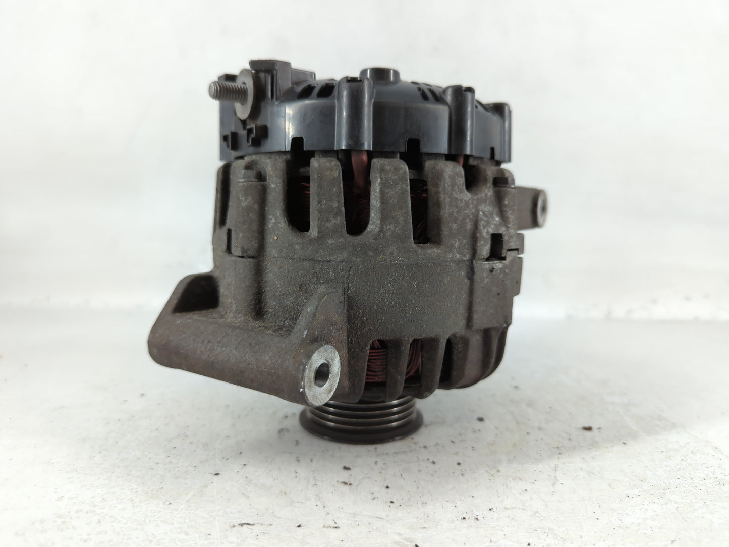 2010-2017 Chevrolet Equinox Alternator Replacement Generator Charging Assembly Engine OEM P/N:13500315 Fits OEM Used Auto Pa