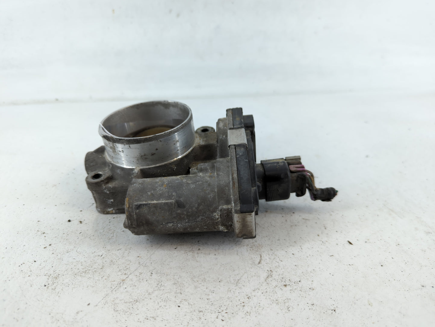 2010-2011 Chevrolet Equinox Throttle Body P/N:AA668AA7576C Fits Fits 2007 2008 2009 2010 2011 2012 OEM Used Auto Parts - Oem
