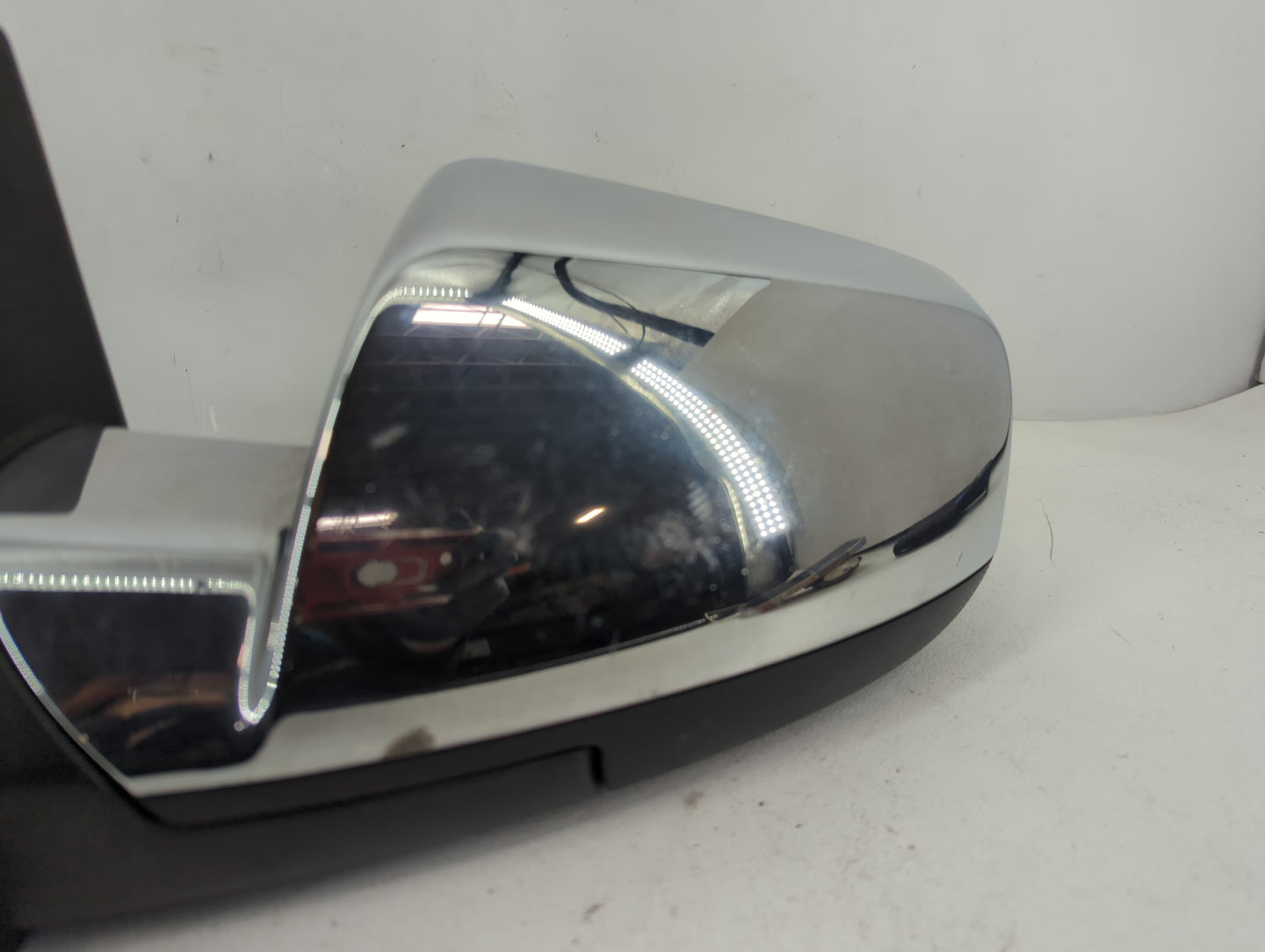 2010-2011 Chevrolet Equinox Passenger Side View Mirror - Right Door Mirror OEM Used - Oemusedautoparts1.com