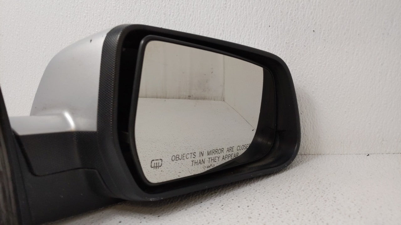 2010-2011 Chevrolet Equinox Passenger Side View Mirror - Right Door Mirror OEM Used - Oemusedautoparts1.com