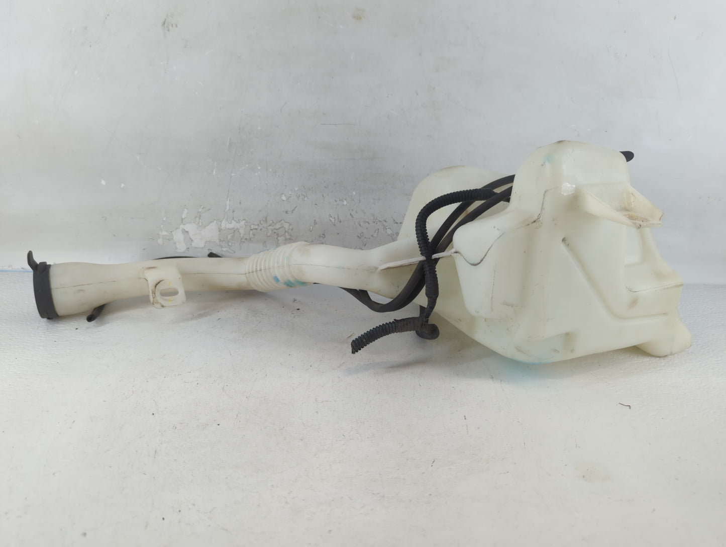 2010-2017 Chevrolet Equinox Windshield Washer Fluid Reservoir Bottle Oem - Oemusedautoparts1.com