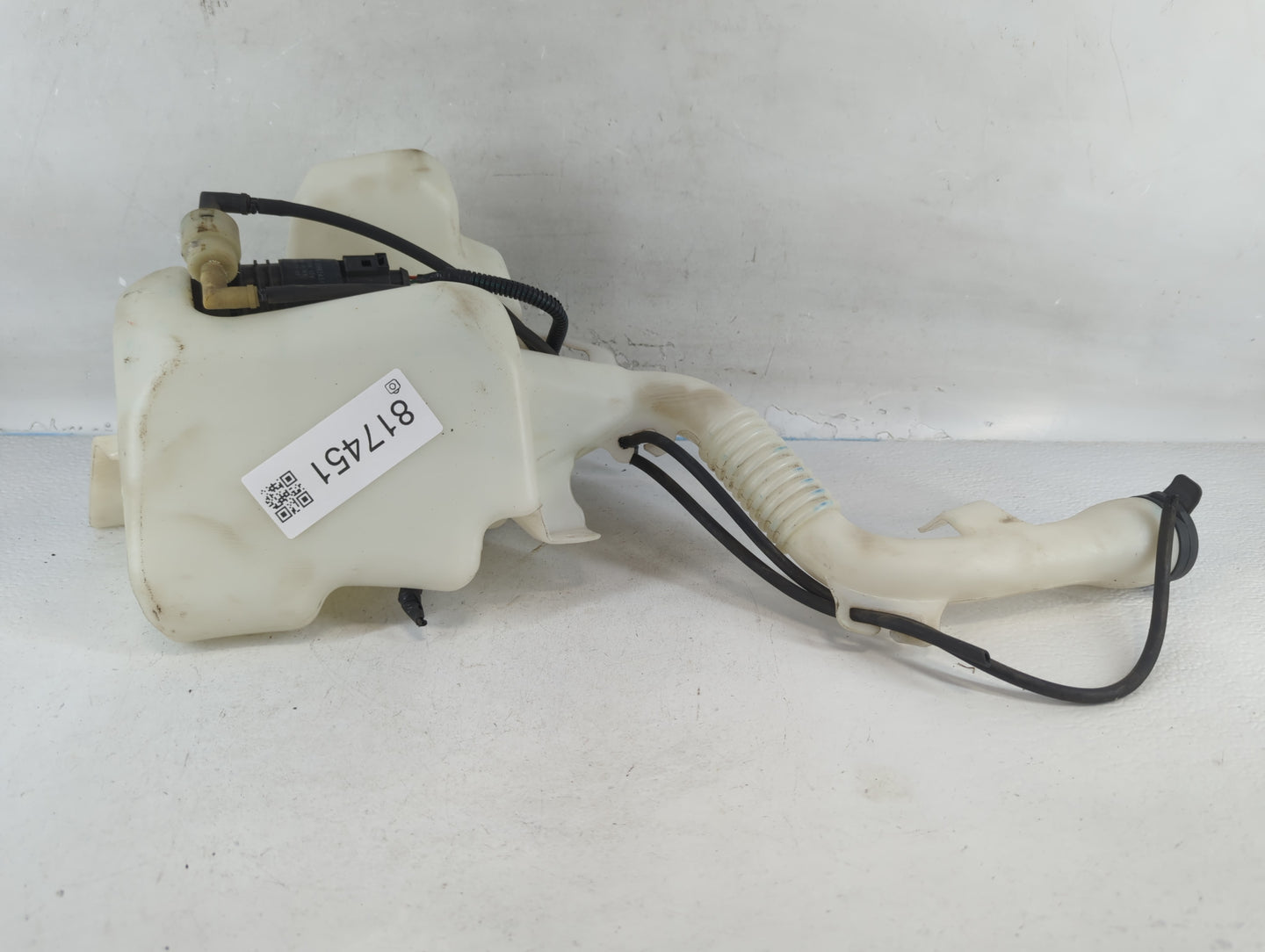 2010-2017 Chevrolet Equinox Windshield Washer Fluid Reservoir Bottle Oem - Oemusedautoparts1.com