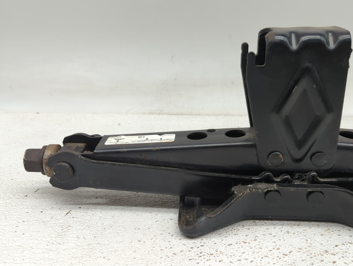 2010 Chevrolet Equinox Spare Scissor Car Jack Black 826310 - Oemusedautoparts1.com