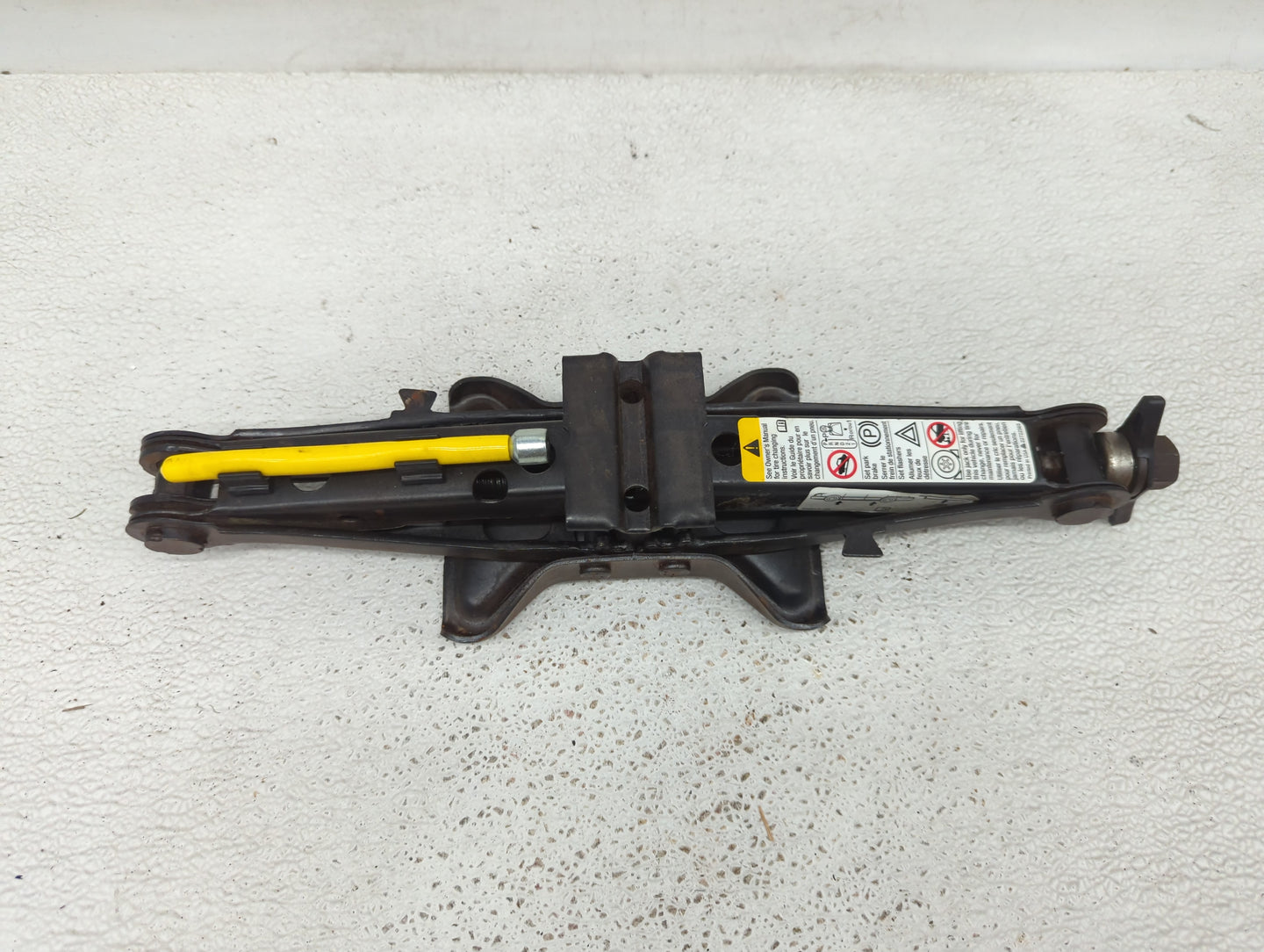 2010 Chevrolet Equinox Spare Scissor Car Jack 835729 - Oemusedautoparts1.com