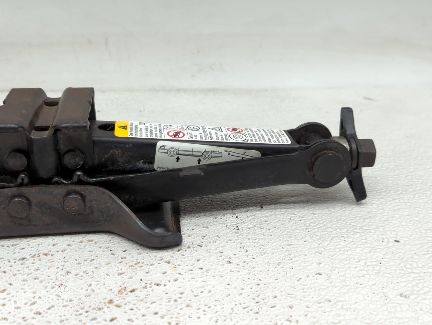 2010 Chevrolet Equinox Spare Scissor Car Jack 835729 - Oemusedautoparts1.com