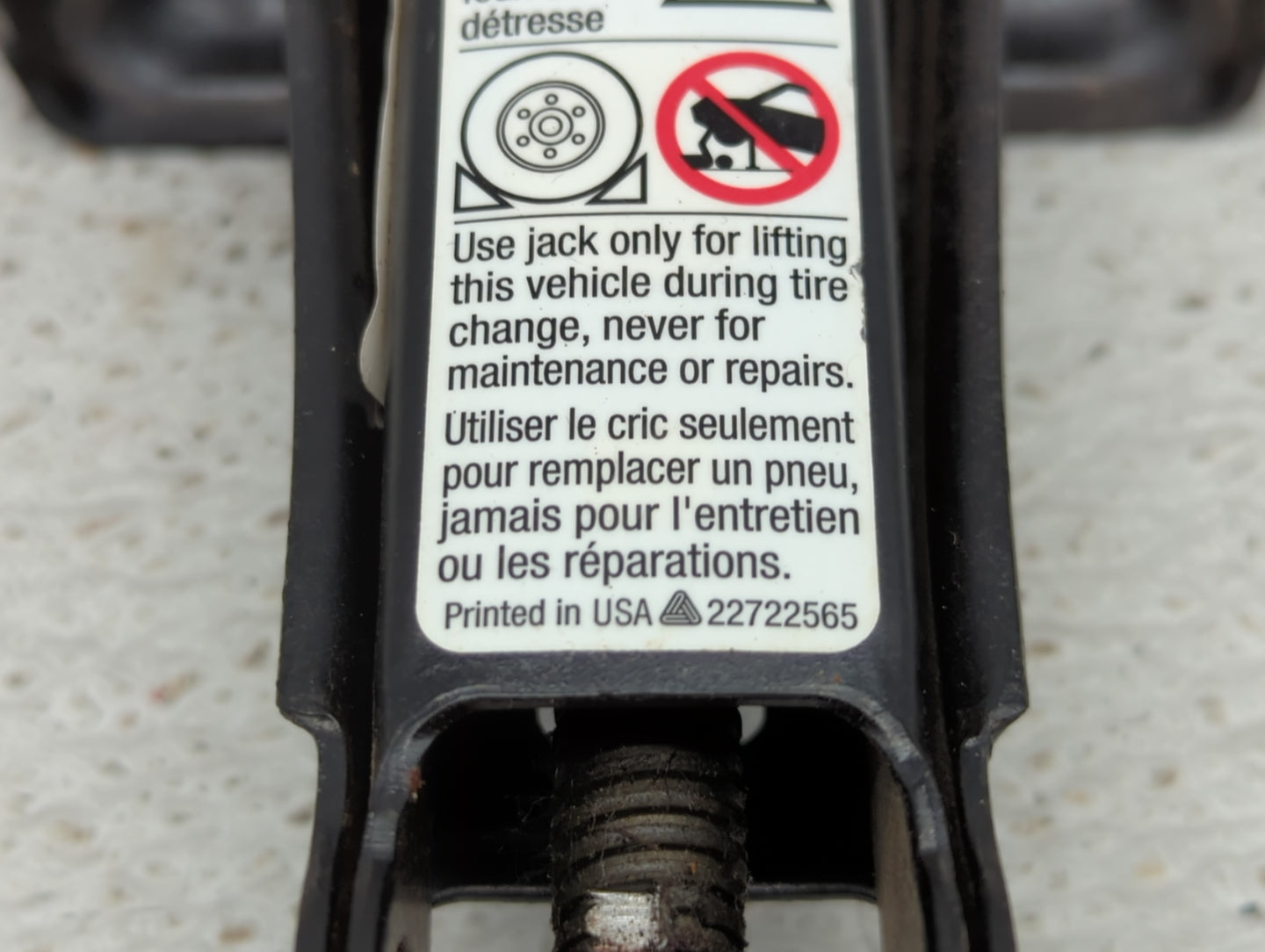 2010 Chevrolet Equinox Spare Scissor Car Jack 835729 - Oemusedautoparts1.com