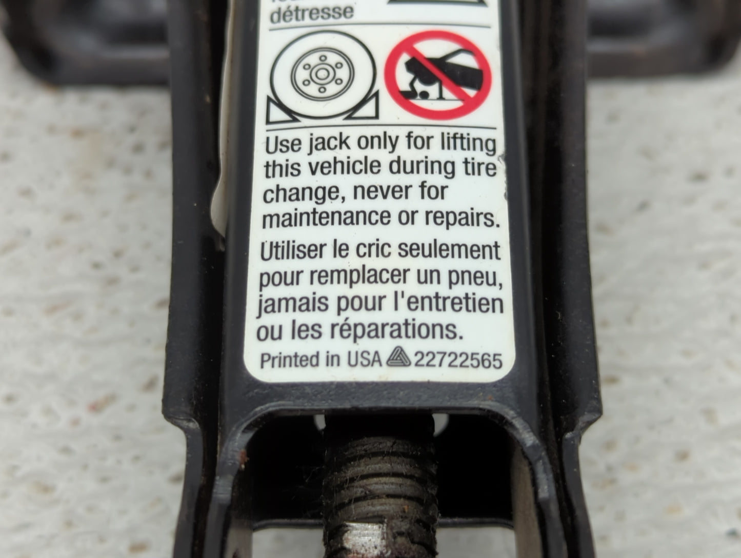 2010 Chevrolet Equinox Spare Scissor Car Jack 835729 - Oemusedautoparts1.com