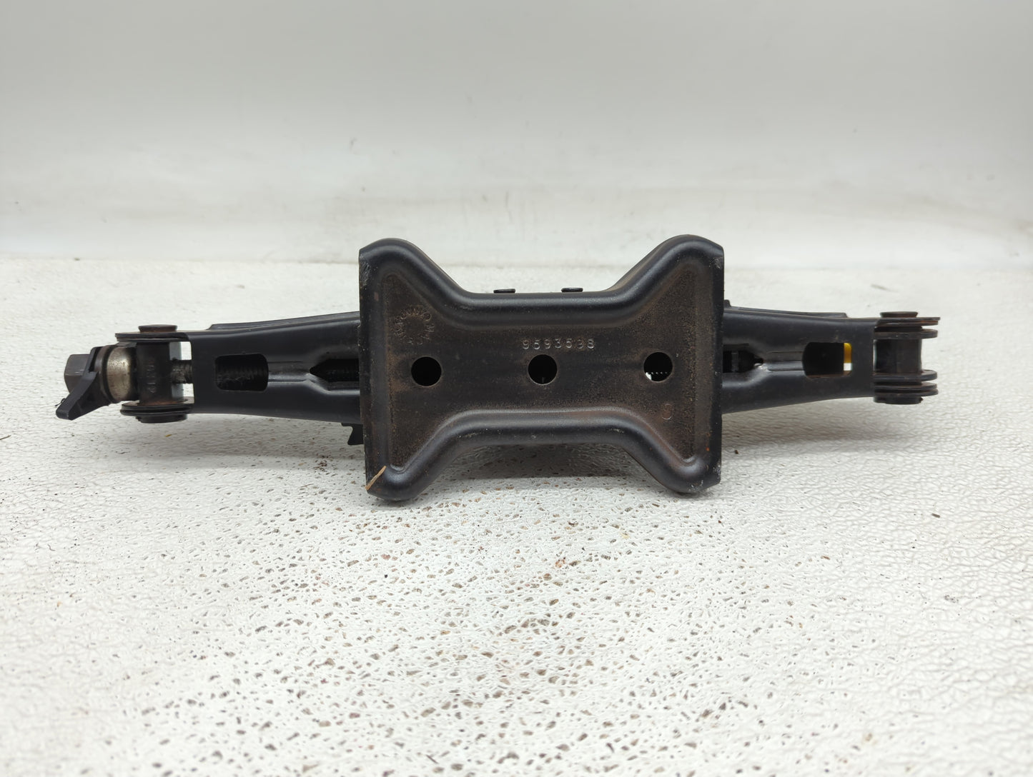 2010 Chevrolet Equinox Spare Scissor Car Jack 835729 - Oemusedautoparts1.com