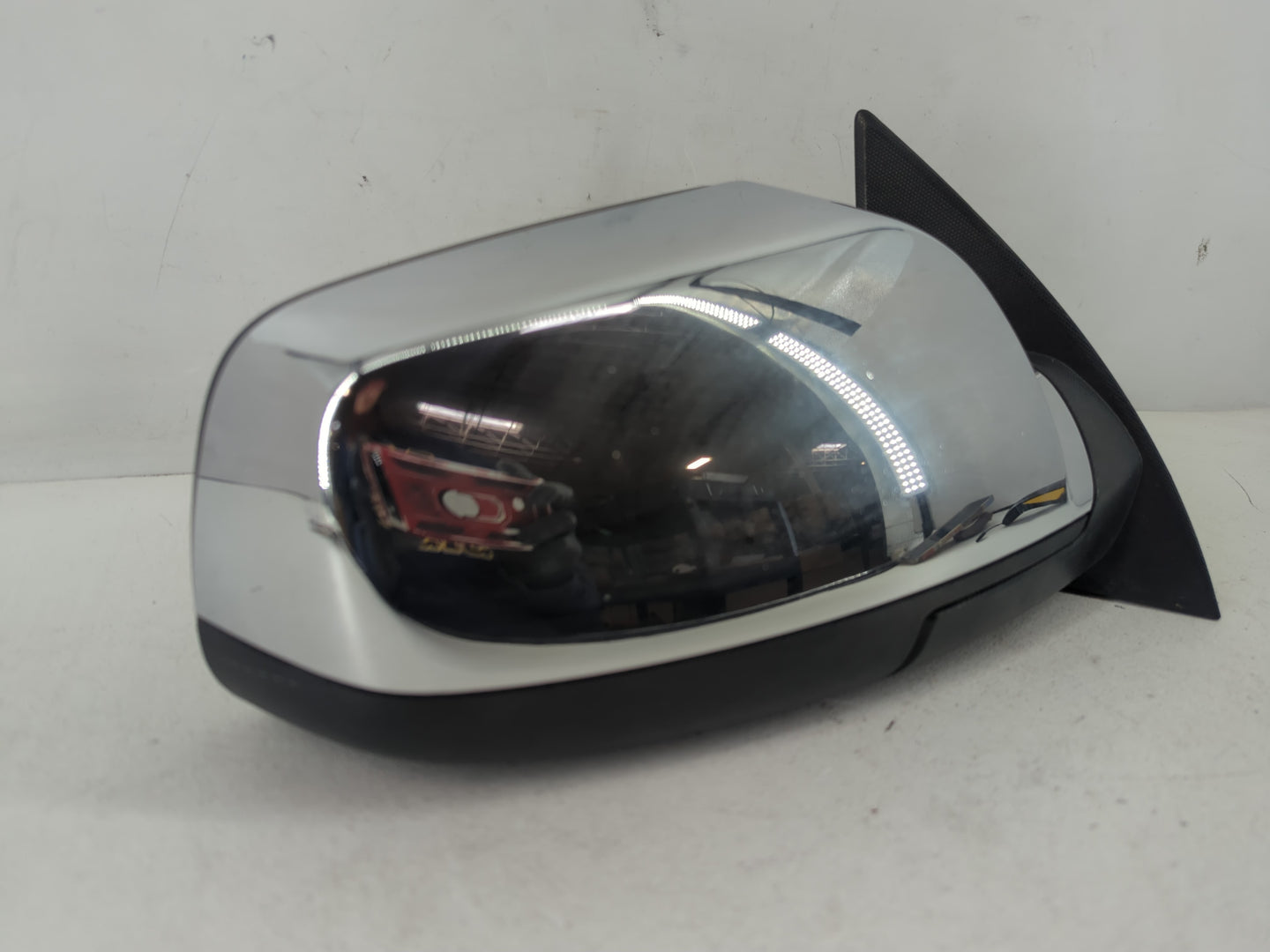 2010-2011 Chevrolet Equinox Passenger Side View Mirror - Right Door Mirror OEM Used - Oemusedautoparts1.com