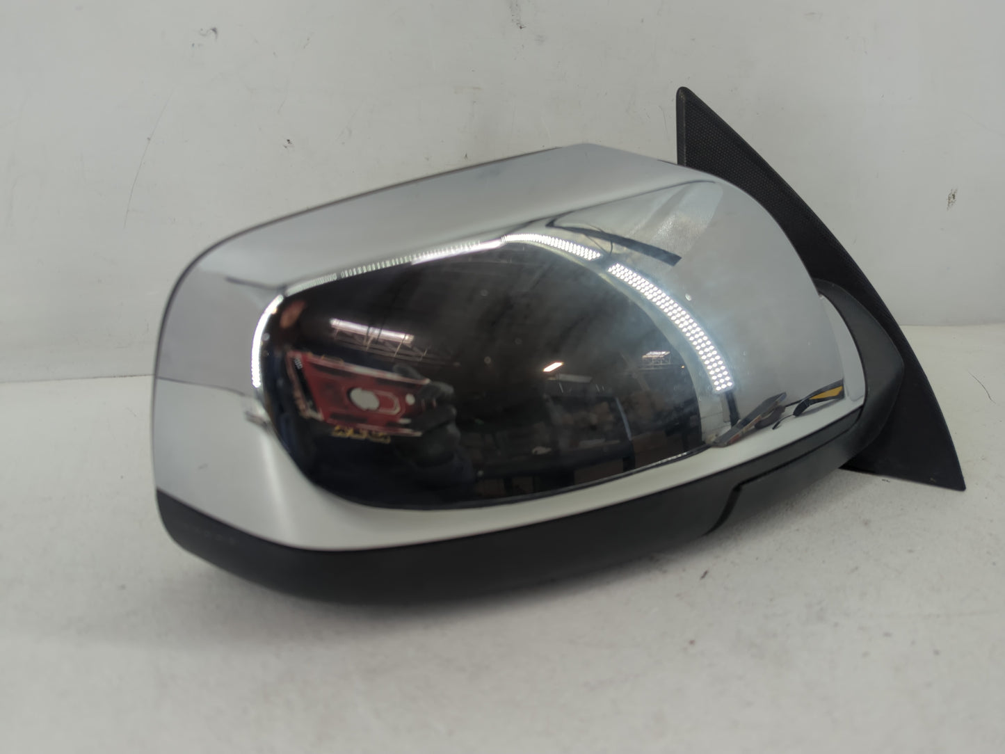 2010-2011 Chevrolet Equinox Passenger Side View Mirror - Right Door Mirror OEM Used - Oemusedautoparts1.com