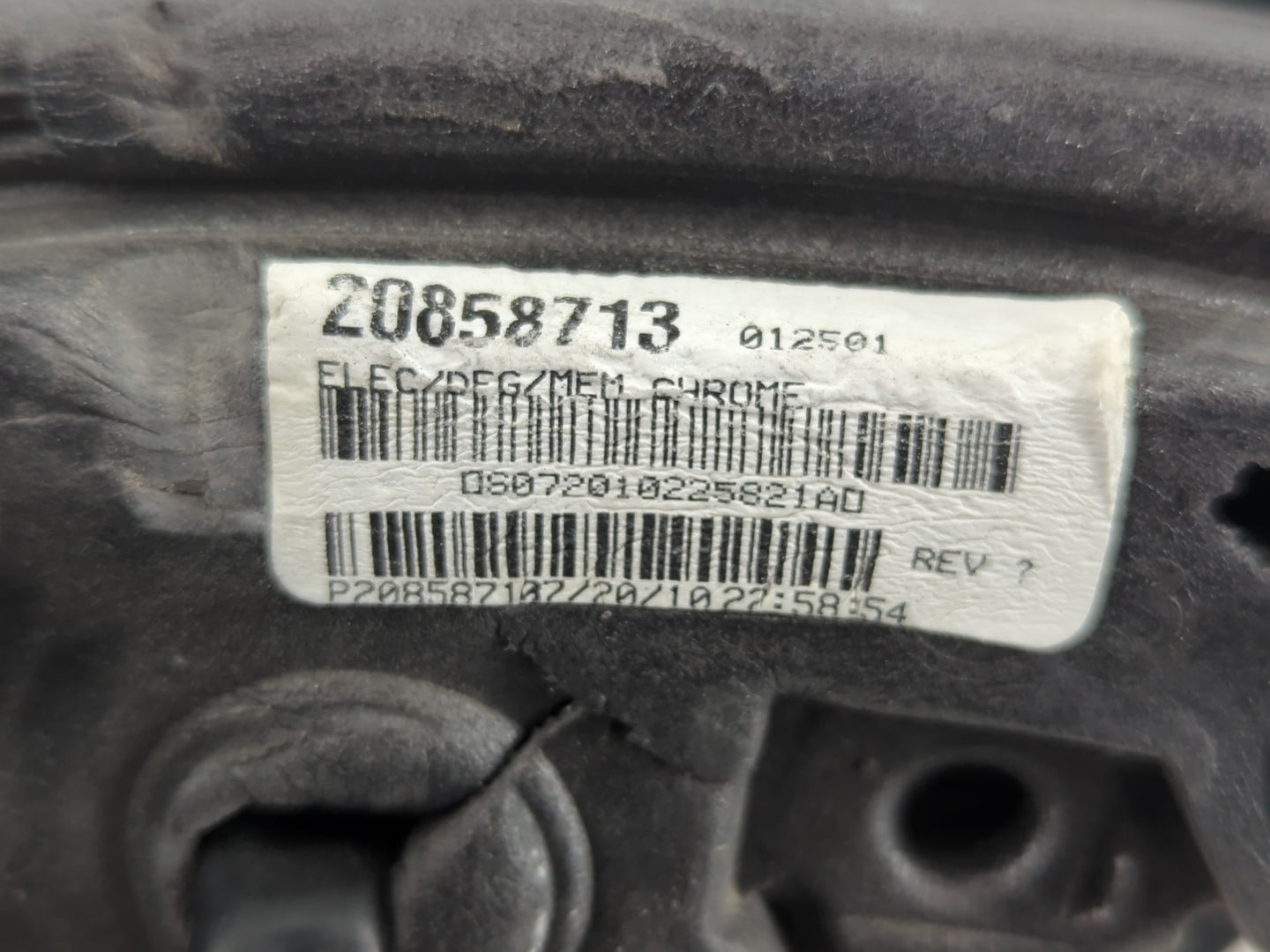 2010-2011 Chevrolet Equinox Passenger Side View Mirror - Right Door Mirror OEM Used - Oemusedautoparts1.com