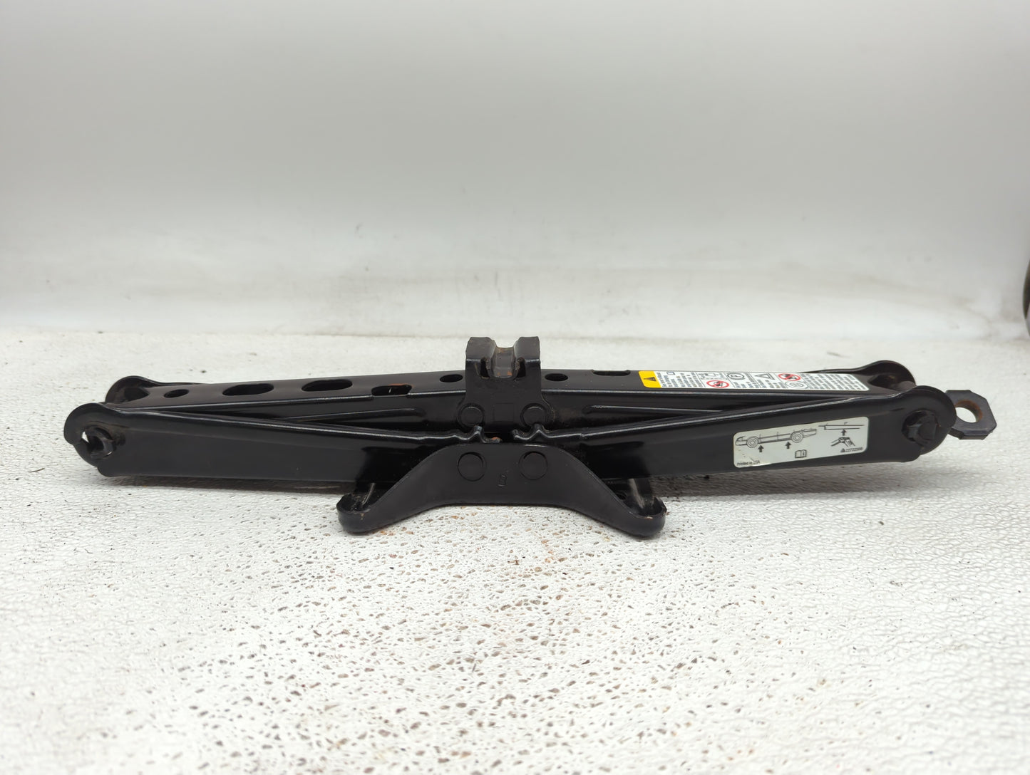2010 Chevrolet Equinox Spare Scissor Car Jack Black 845964 - Oemusedautoparts1.com