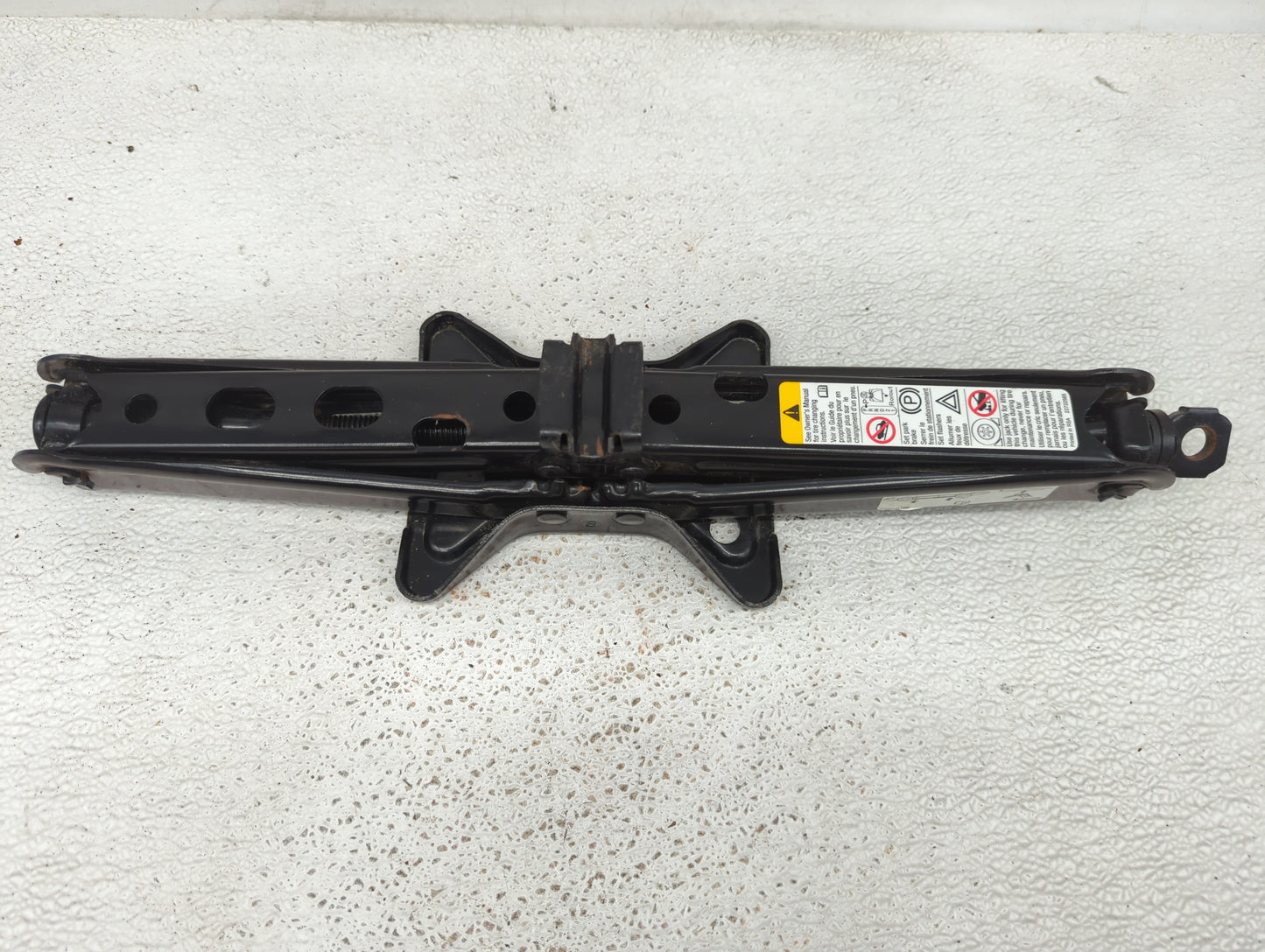 2010 Chevrolet Equinox Spare Scissor Car Jack Black 845964 - Oemusedautoparts1.com