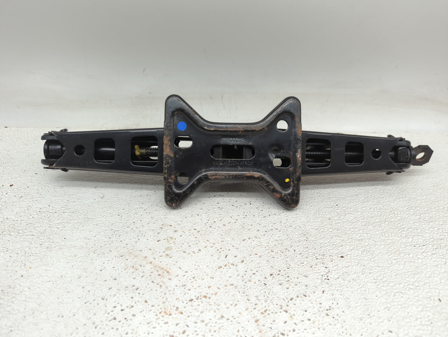 2010 Chevrolet Equinox Spare Scissor Car Jack Black 845964 - Oemusedautoparts1.com
