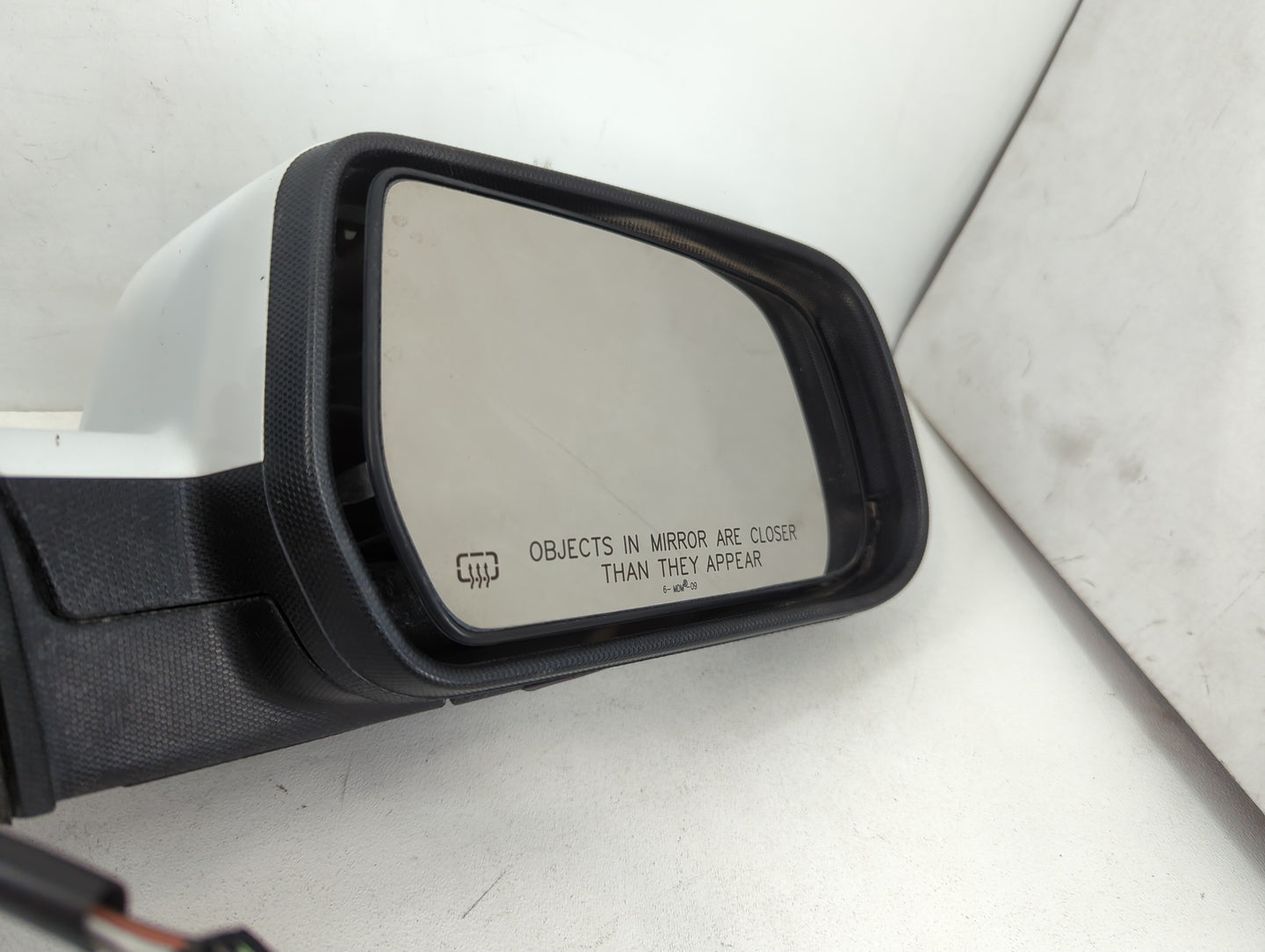 2010-2011 Chevrolet Equinox Passenger Side View Mirror - Right Door Mirror OEM Used - Oemusedautoparts1.com