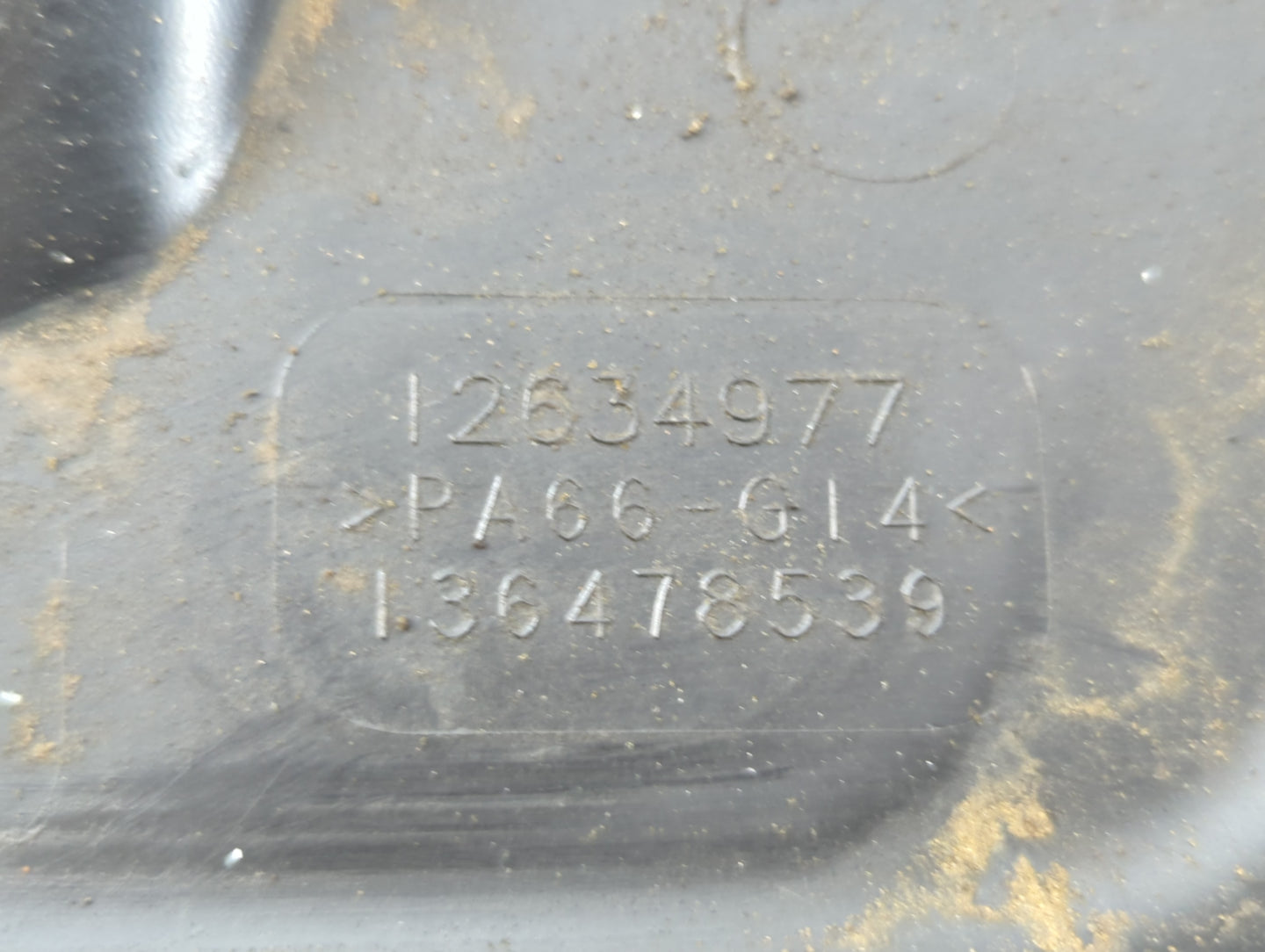 2010 Chevrolet Equinox Engine Cover - Oemusedautoparts1.com