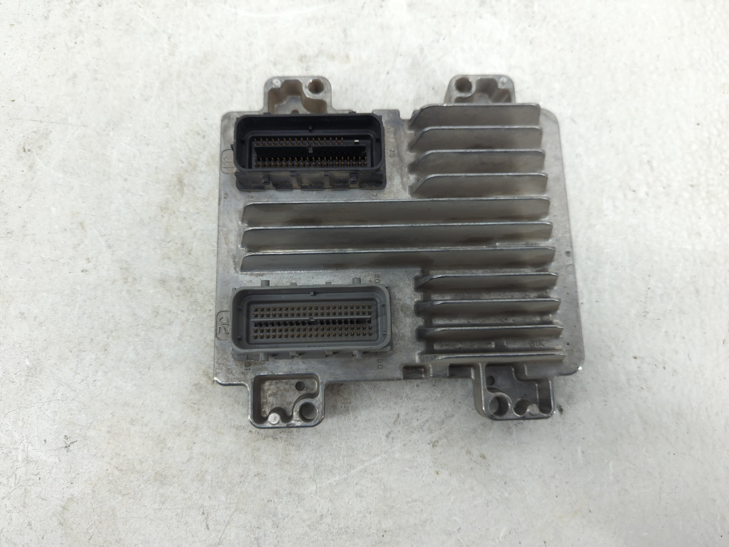 2010-2015 Chevrolet Express 2500 PCM Engine Control Computer ECU ECM PCU OEM P/N:12635858 Fits OEM Used Auto Parts - Oemused
