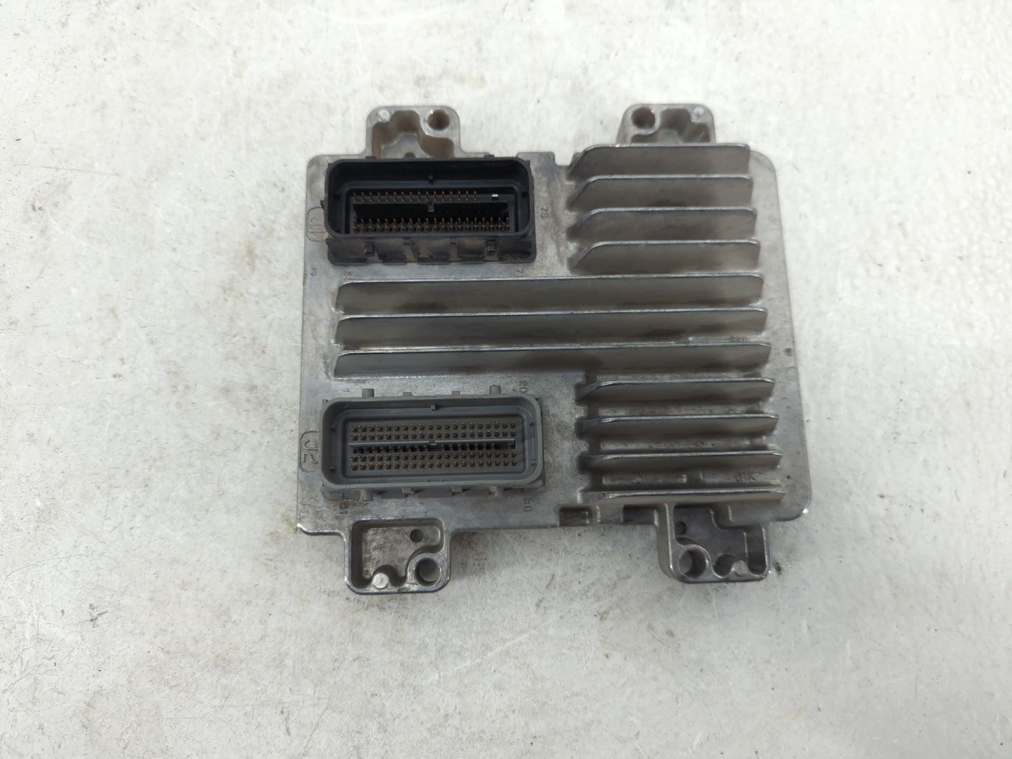2010-2015 Chevrolet Express 2500 PCM Engine Control Computer ECU ECM PCU OEM P/N:12635858 Fits OEM Used Auto Parts - Oemused