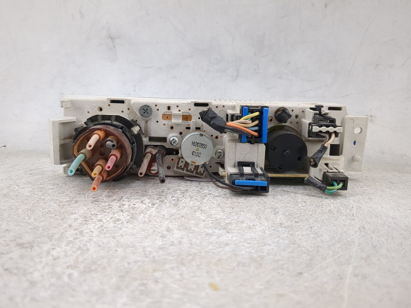 2008-2021 Chevrolet Express 2500 Climate Control Module Temperature AC/Heater Replacement P/N:16202950 Fits OEM Used Auto Pa