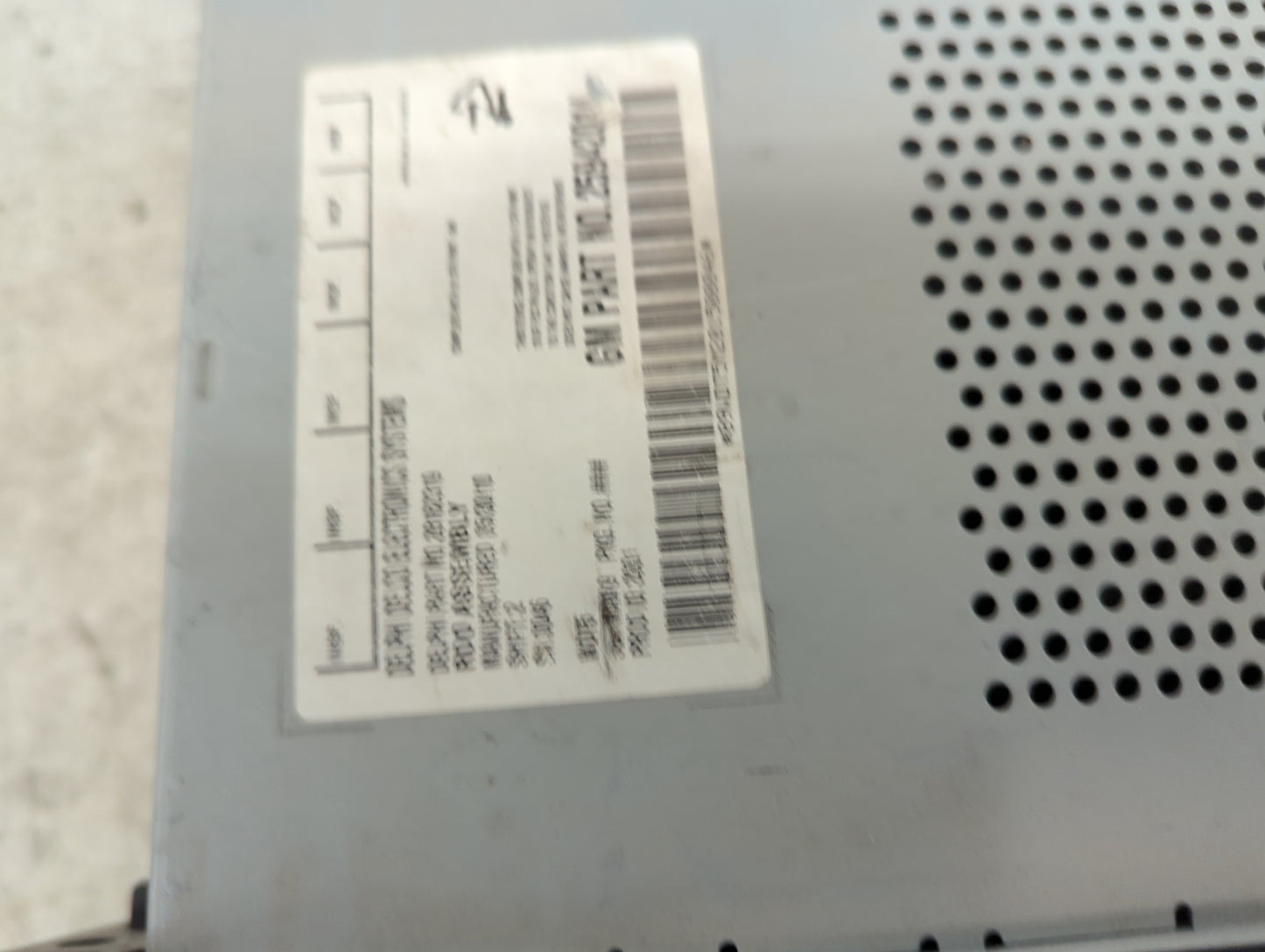 2010 Chevrolet Express 2500 Radio AM FM Cd Player Receiver Replacement P/N:25840204 Fits OEM Used Auto Parts - Oemusedautopa