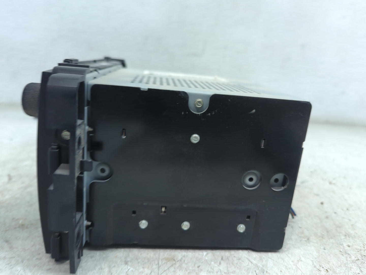 2010 Chevrolet Express 2500 Radio AM FM Cd Player Receiver Replacement P/N:25840204 Fits OEM Used Auto Parts - Oemusedautopa