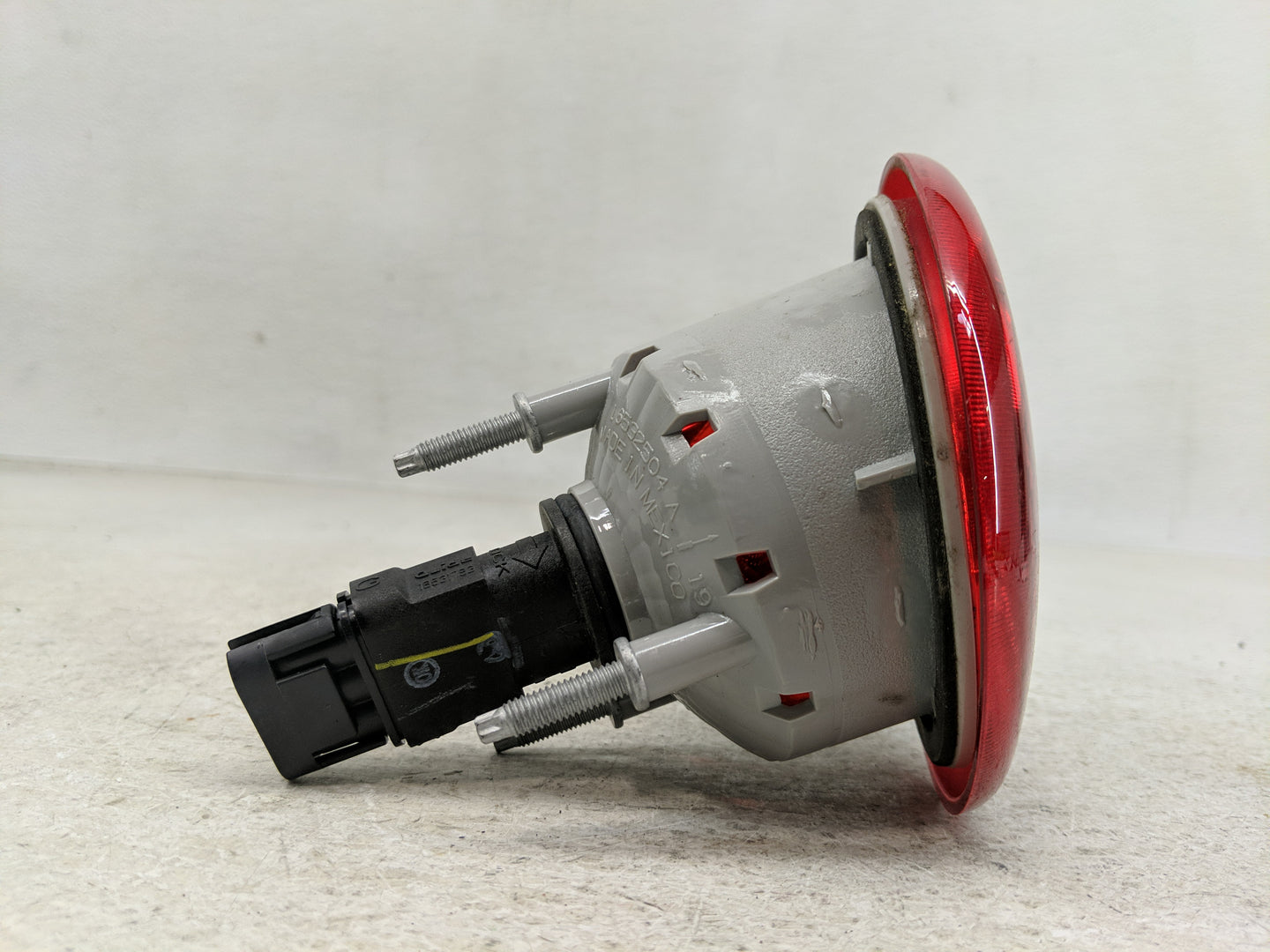 2006-2011 Chevrolet Hhr Tail Light Assembly Passenger Right OEM P/N:16532504 A Fits Fits 2006 2007 2008 2009 2010 2011 OEM U