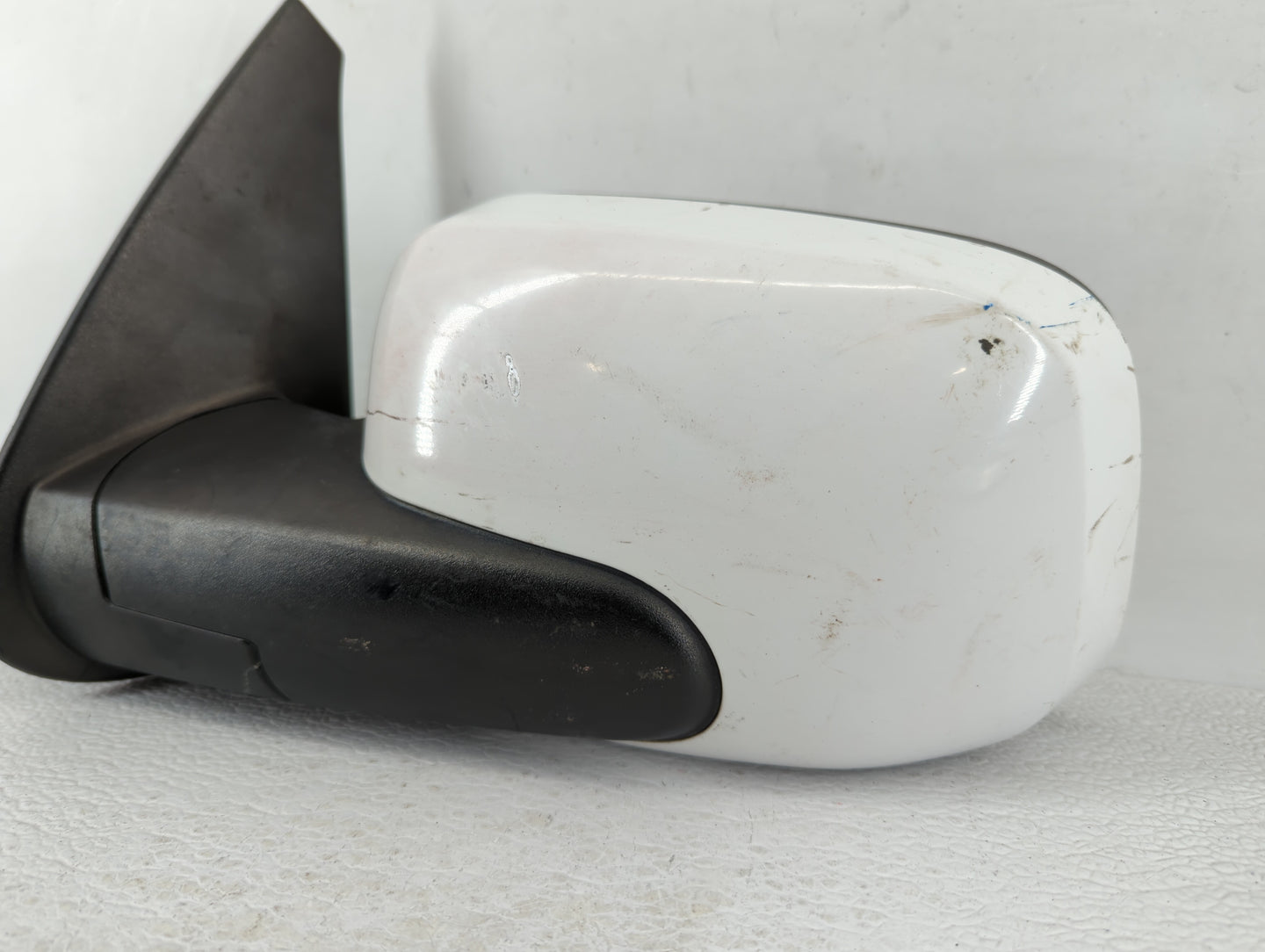 2007-2011 Chevrolet Hhr Driver Side View Mirror - Left Door Mirror OEM Used - Oemusedautoparts1.com