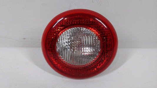 2010 Chevrolet Hhr Tail Light Assembly Passenger Right OEM P/N:25823015 15875484 Fits Fits 2006 2007 2008 2009 2011 OEM Used