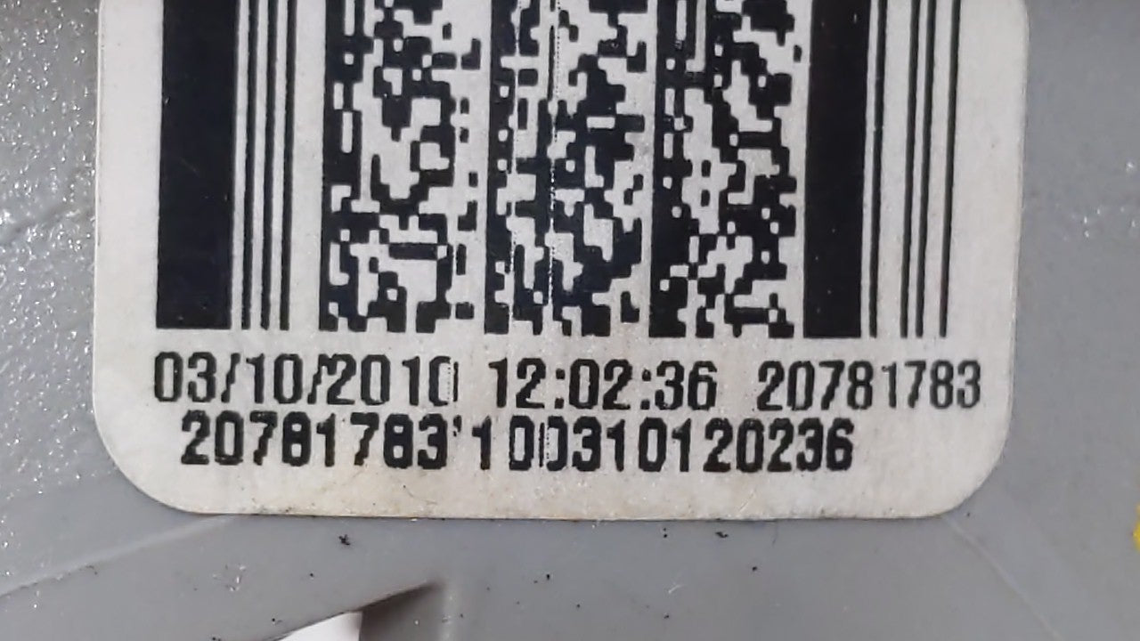 2010 Chevrolet Hhr Tail Light Assembly Passenger Right OEM P/N:25823015 15875484 Fits Fits 2006 2007 2008 2009 2011 OEM Used