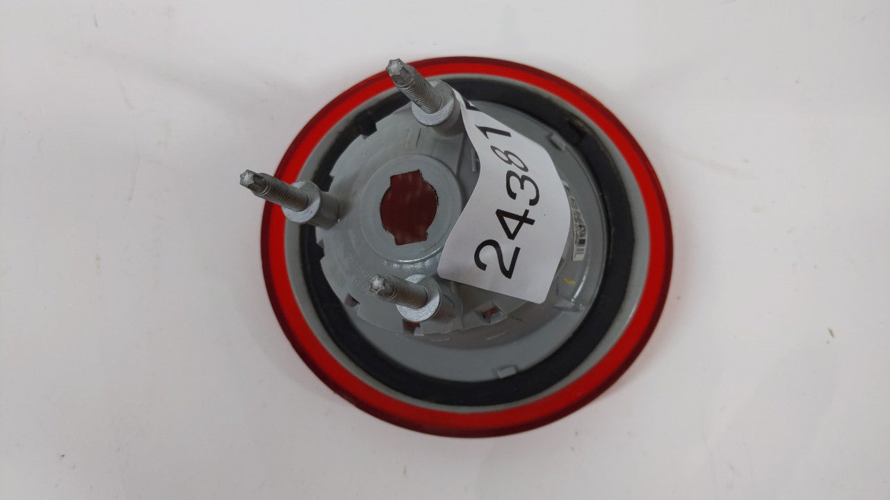 2010 Chevrolet Hhr Tail Light Assembly Passenger Right OEM P/N:25823015 15875484 Fits Fits 2006 2007 2008 2009 2011 OEM Used