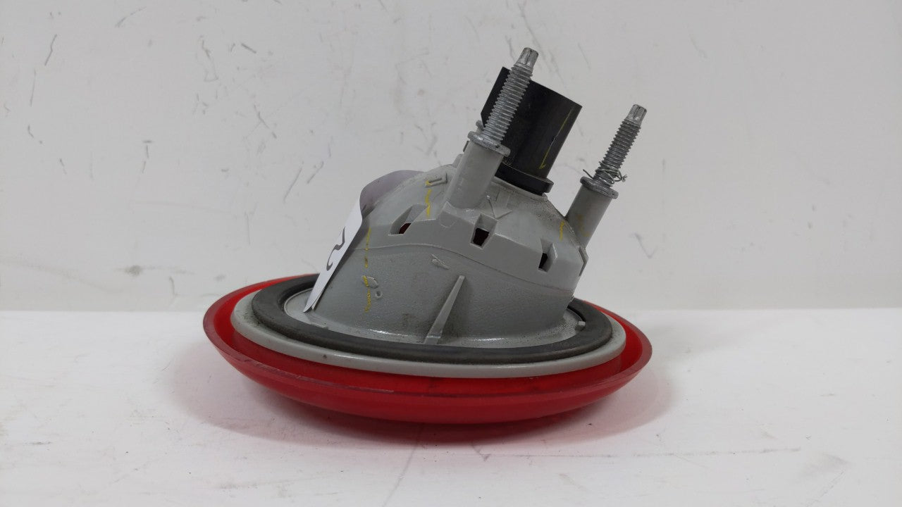 2010 Chevrolet Hhr Tail Light Assembly Passenger Right OEM P/N:25823015 15875484 Fits Fits 2006 2007 2008 2009 2011 OEM Used