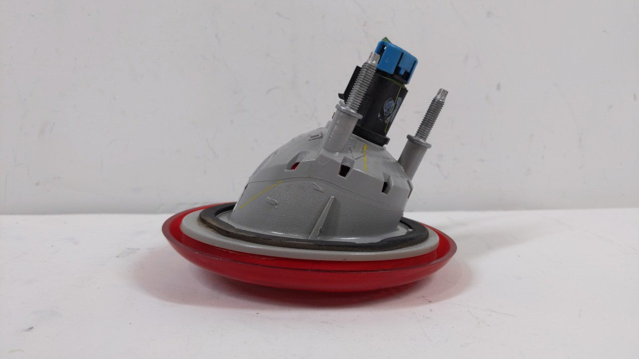 2010 Chevrolet Hhr Tail Light Assembly Passenger Right OEM P/N:25823015 15875484 Fits Fits 2006 2007 2008 2009 2011 OEM Used