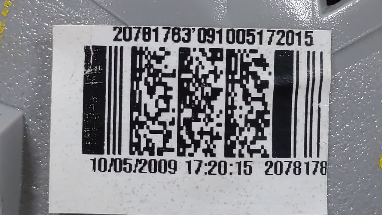 2010 Chevrolet Hhr Tail Light Assembly Passenger Right OEM P/N:25823015 15875484 Fits Fits 2006 2007 2008 2009 2011 OEM Used