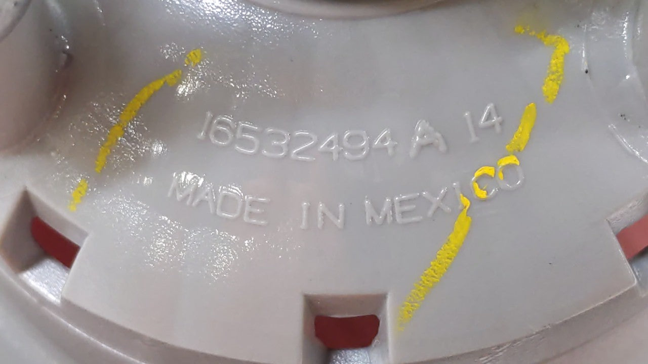 2010 Chevrolet Hhr Tail Light Assembly Passenger Right OEM P/N:25823015 15875484 Fits Fits 2006 2007 2008 2009 2011 OEM Used