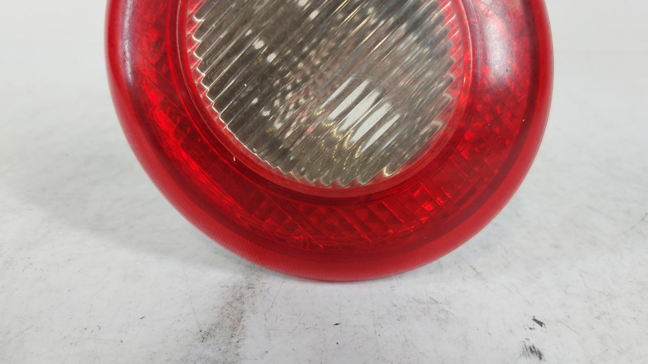 2010 Chevrolet Hhr Tail Light Assembly Passenger Right OEM P/N:25823015 15875484 Fits Fits 2006 2007 2008 2009 2011 OEM Used