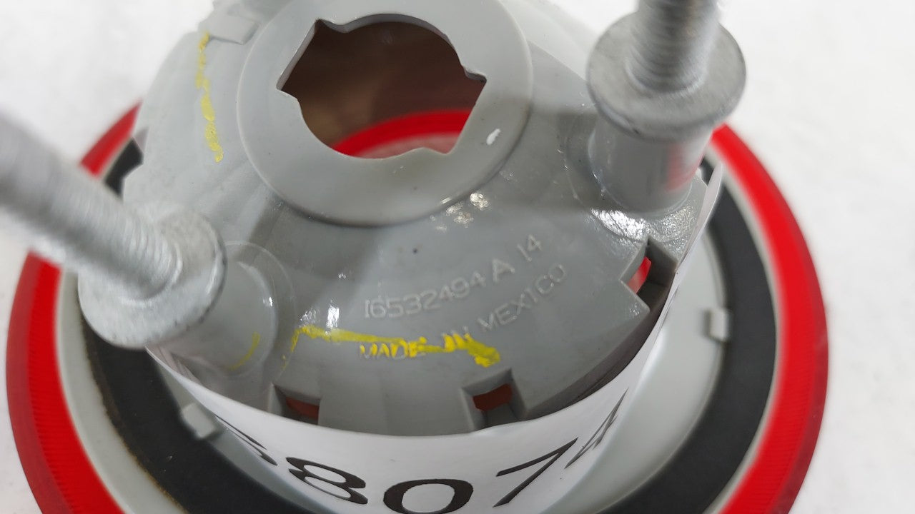 2010 Chevrolet Hhr Tail Light Assembly Passenger Right OEM P/N:25823015 15875484 Fits Fits 2006 2007 2008 2009 2011 OEM Used