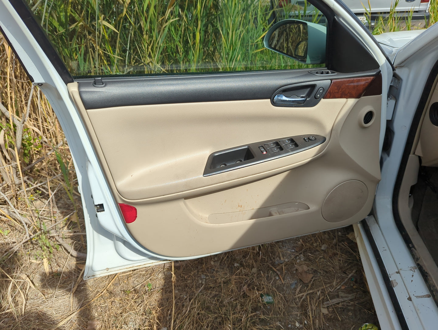 2010 Chevrolet Impala Front Left Driver Interior Door Panel Trim - Oemusedautoparts1.com