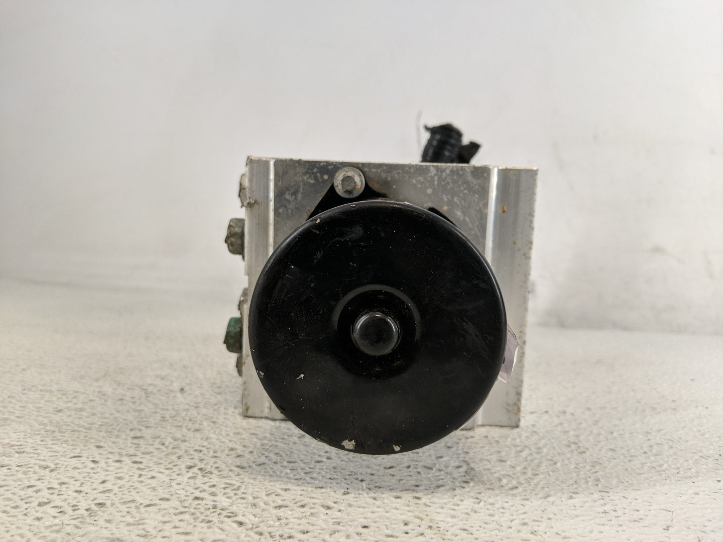 2008-2010 Chevrolet Impala ABS Pump Control Module Replacement P/N:EM0068E62BBD Fits Fits 2008 2009 2010 OEM Used Auto Parts