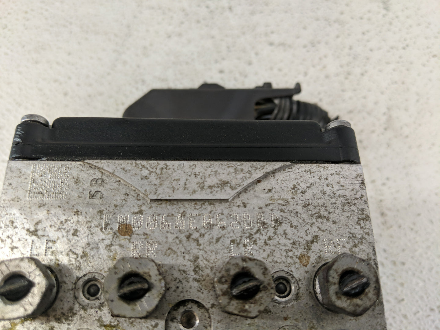 2008-2010 Chevrolet Impala ABS Pump Control Module Replacement P/N:EM0068E62BBD Fits Fits 2008 2009 2010 OEM Used Auto Parts