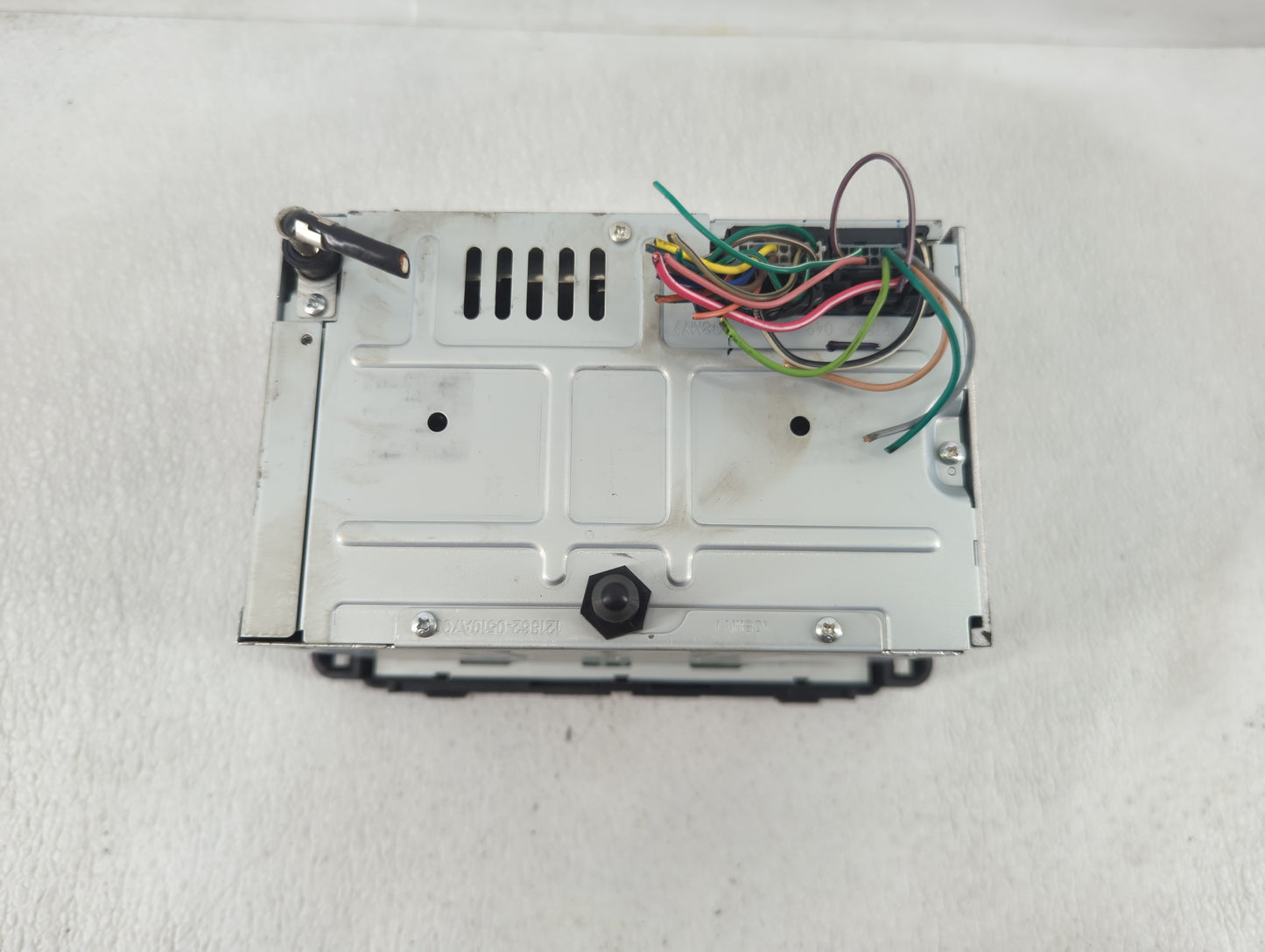 2009-2010 Chevrolet Impala Radio AM FM Cd Player Receiver Replacement P/N:123000-1860B101 Fits Fits 2009 2010 OEM Used Auto 