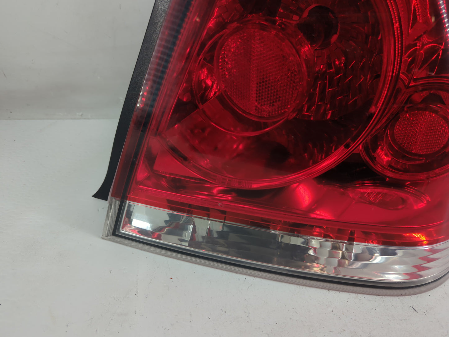 2006-2016 Chevrolet Impala Tail Light Assembly Passenger Right OEM P/N:25971598 Fits OEM Used Auto Parts - Oemusedautoparts1