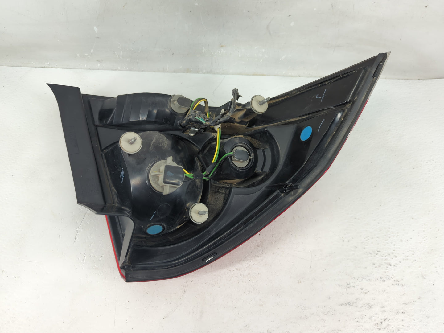 2006-2016 Chevrolet Impala Tail Light Assembly Passenger Right OEM P/N:25971598 Fits OEM Used Auto Parts - Oemusedautoparts1