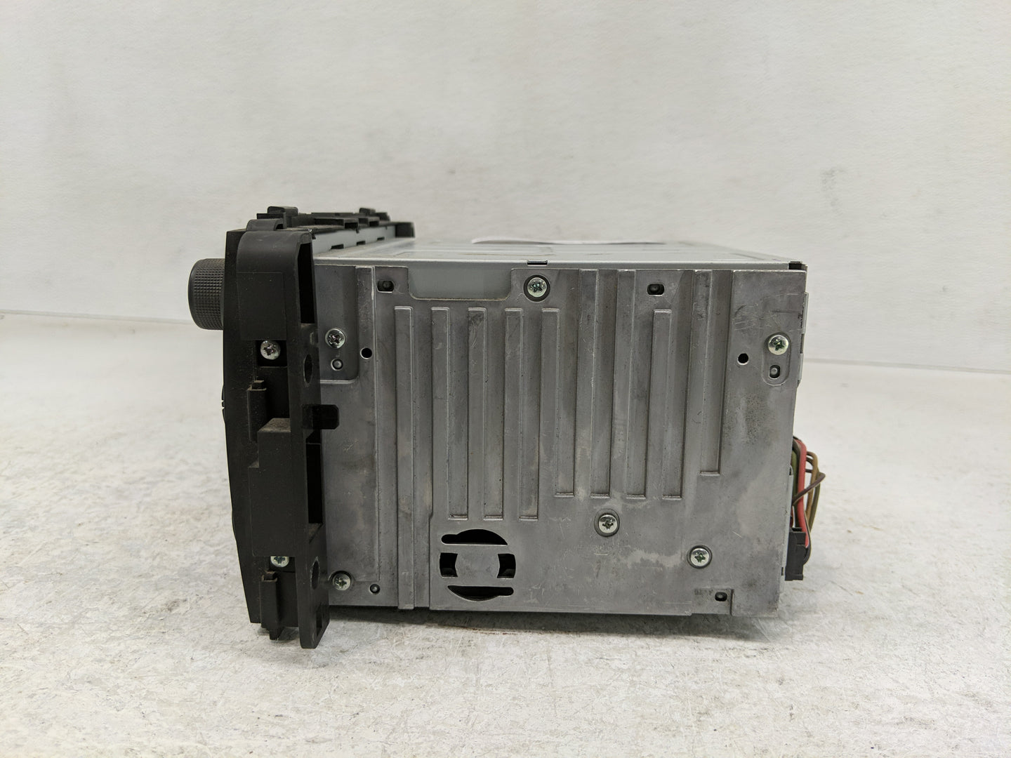 2009-2010 Chevrolet Impala Radio AM FM Cd Player Receiver Replacement P/N:20756283 Fits Fits 2009 2010 OEM Used Auto Parts -