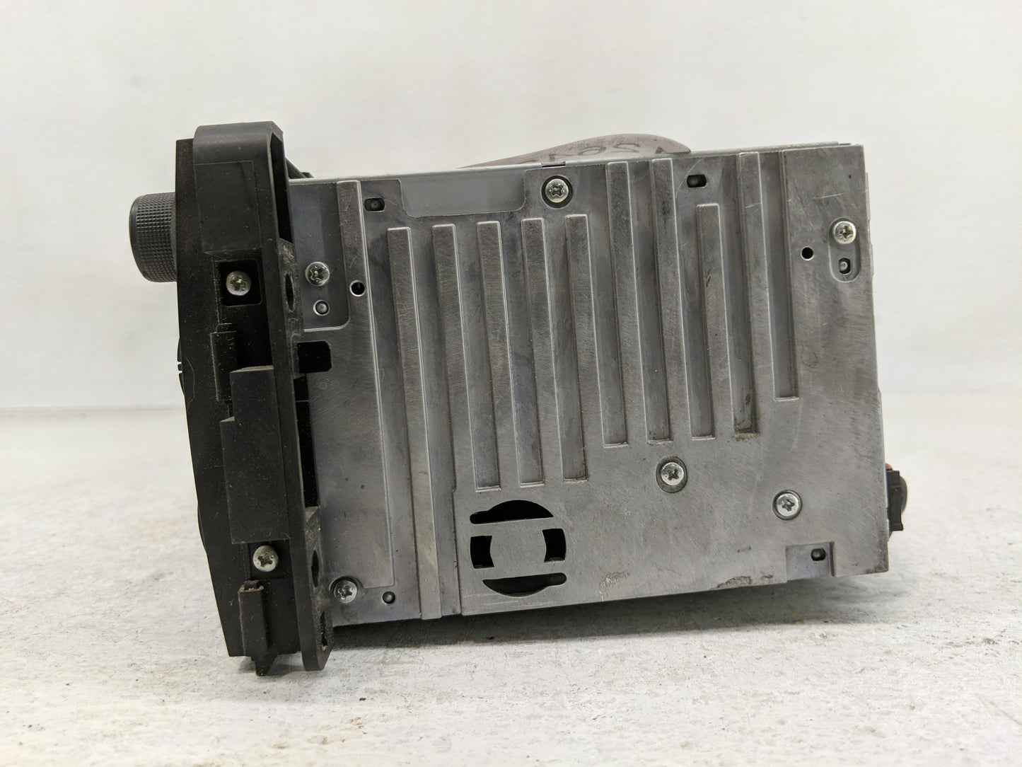 2009-2010 Chevrolet Impala Radio AM FM Cd Player Receiver Replacement P/N:20756285 Fits Fits 2009 2010 OEM Used Auto Parts -