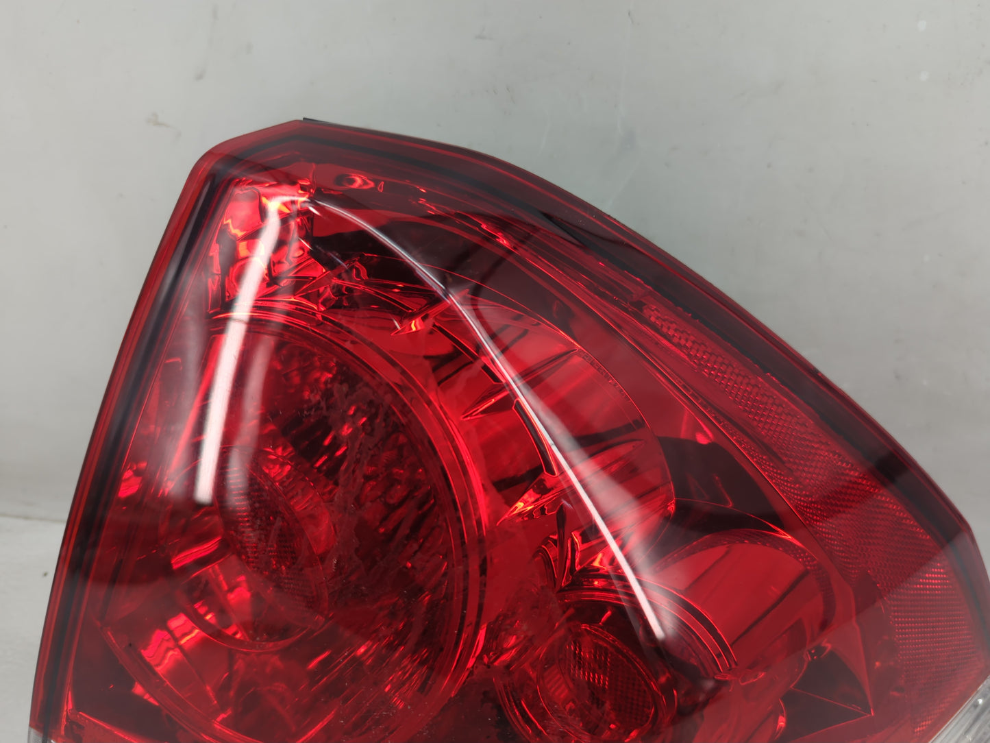 2006-2016 Chevrolet Impala Tail Light Assembly Passenger Right OEM P/N:335-1923R-AS Fits OEM Used Auto Parts - Oemusedautopa